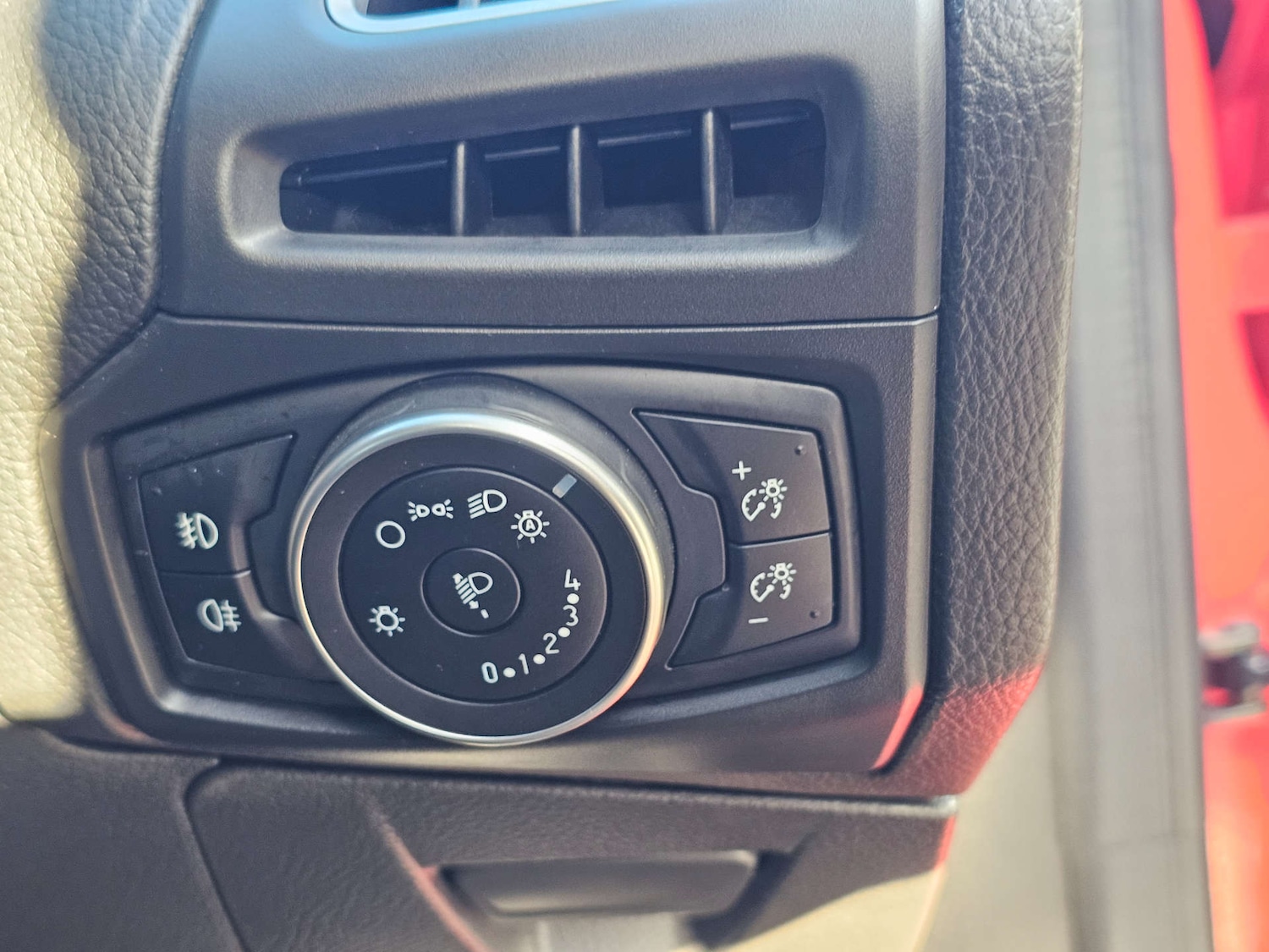 Used Ford Focus 2015 for sale - 76669809: Photo 24