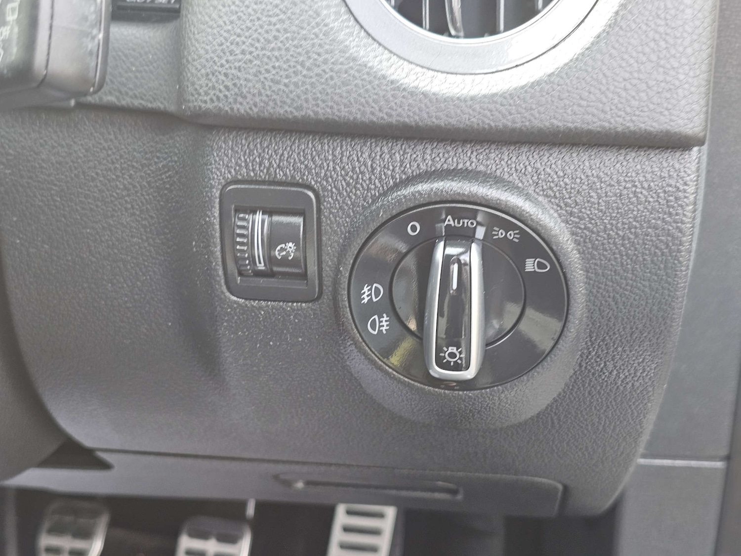 Used Volkswagen Tiguan 2015 for sale - 77989964: Photo 24