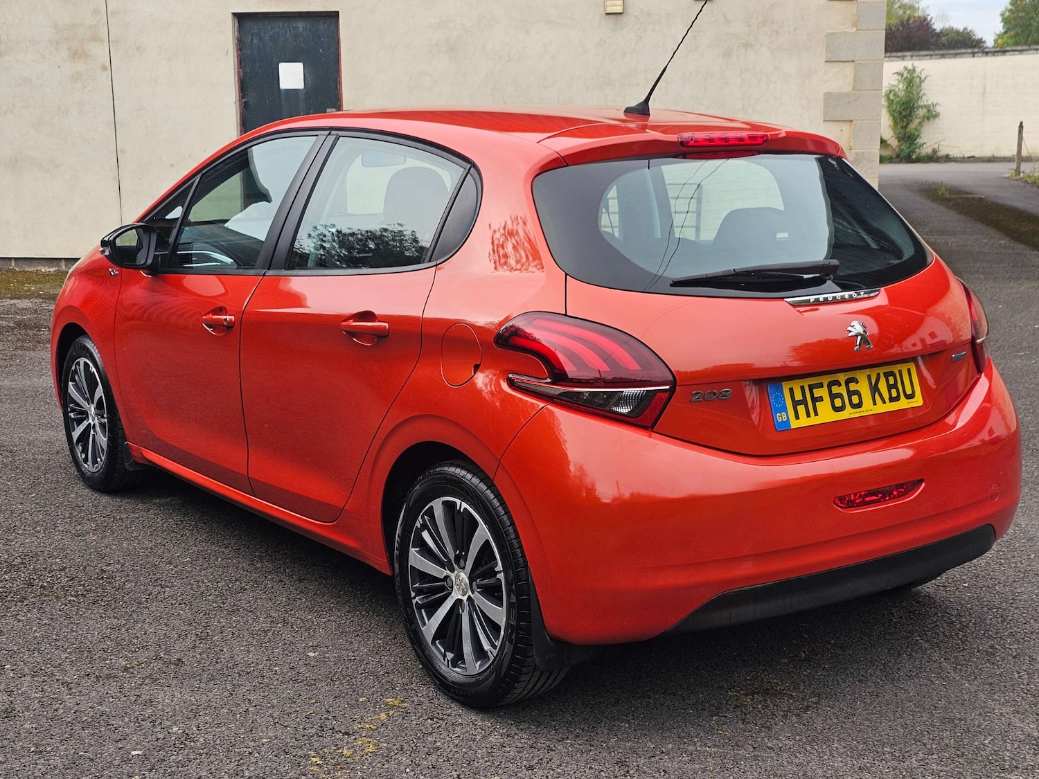 Used Peugeot 208 2016 for sale - 76126189: Photo 12