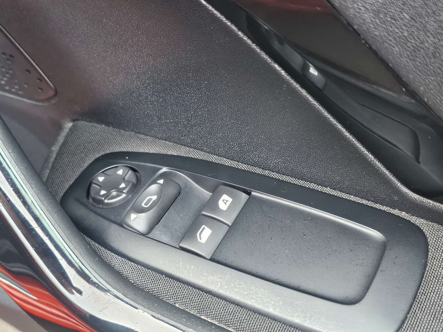 Used Peugeot 208 2016 for sale - 76126189: Photo 26