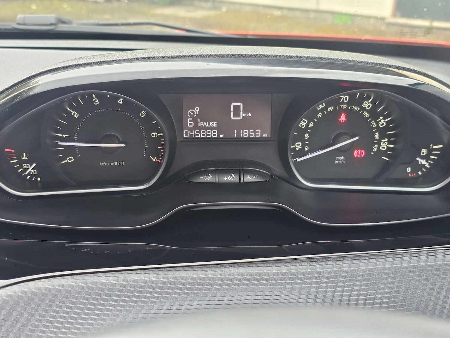 Used Peugeot 208 2016 for sale - 76126189: Photo 28