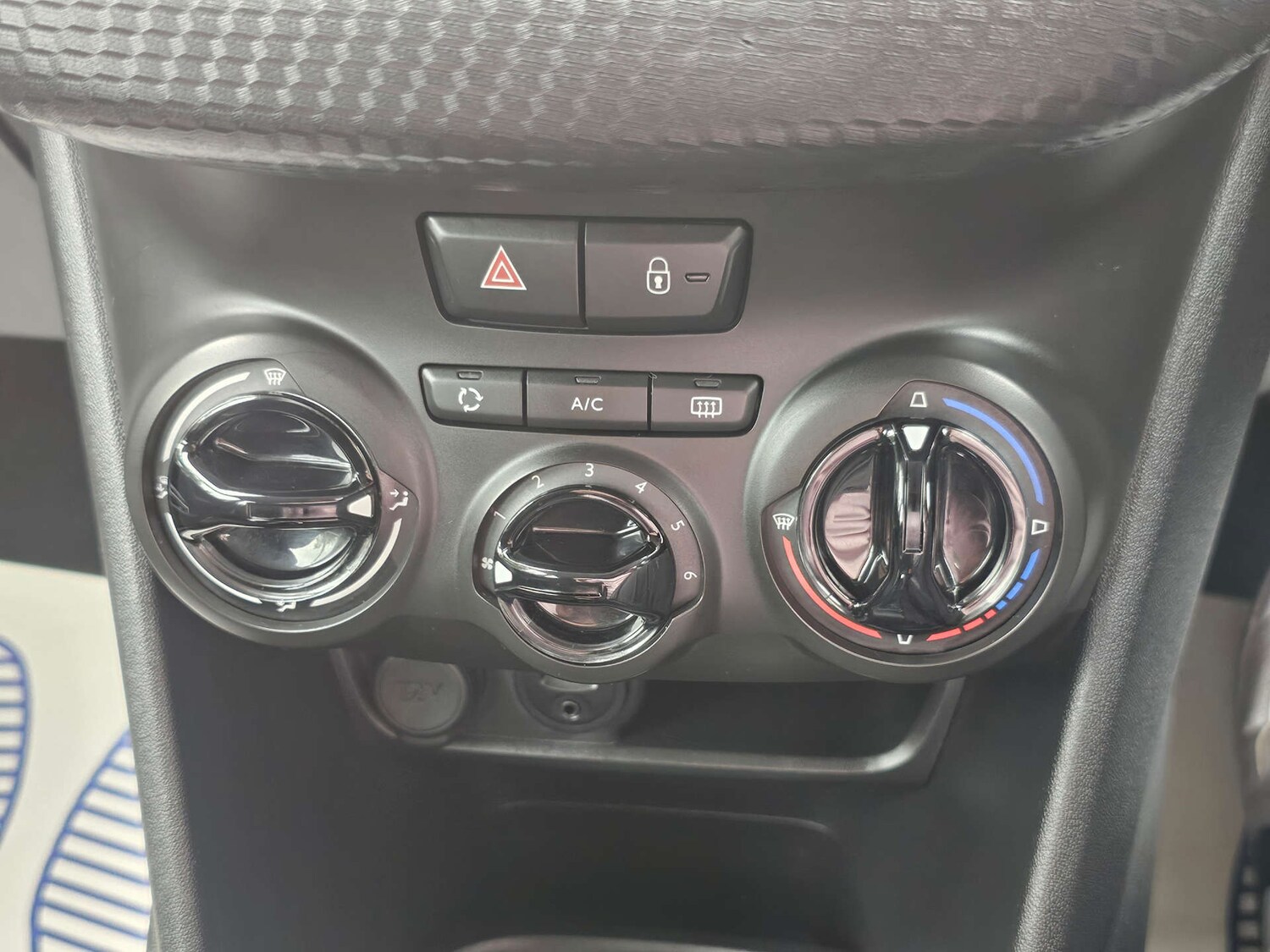 Used Peugeot 208 2016 for sale - 76126189: Photo 30