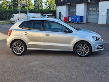 Used Volkswagen Polo 2015 for sale - 75216588: Photo
