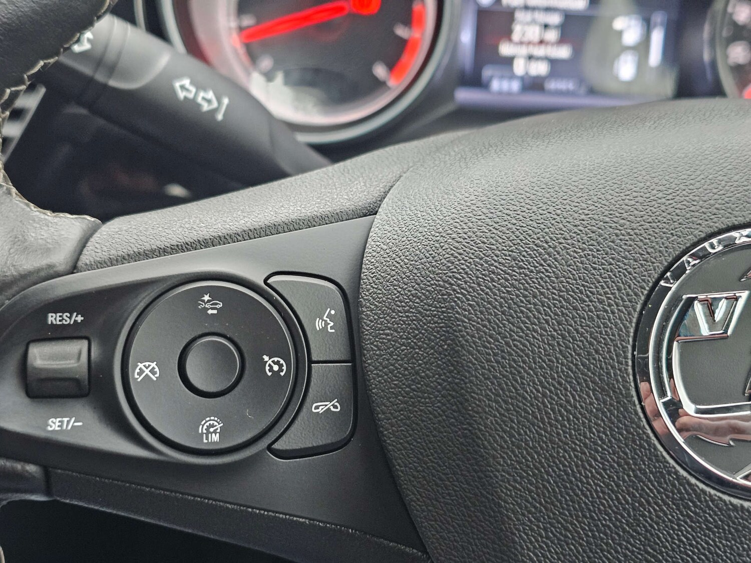 Used Vauxhall Astra 2018 for sale - 77364263: Photo 23