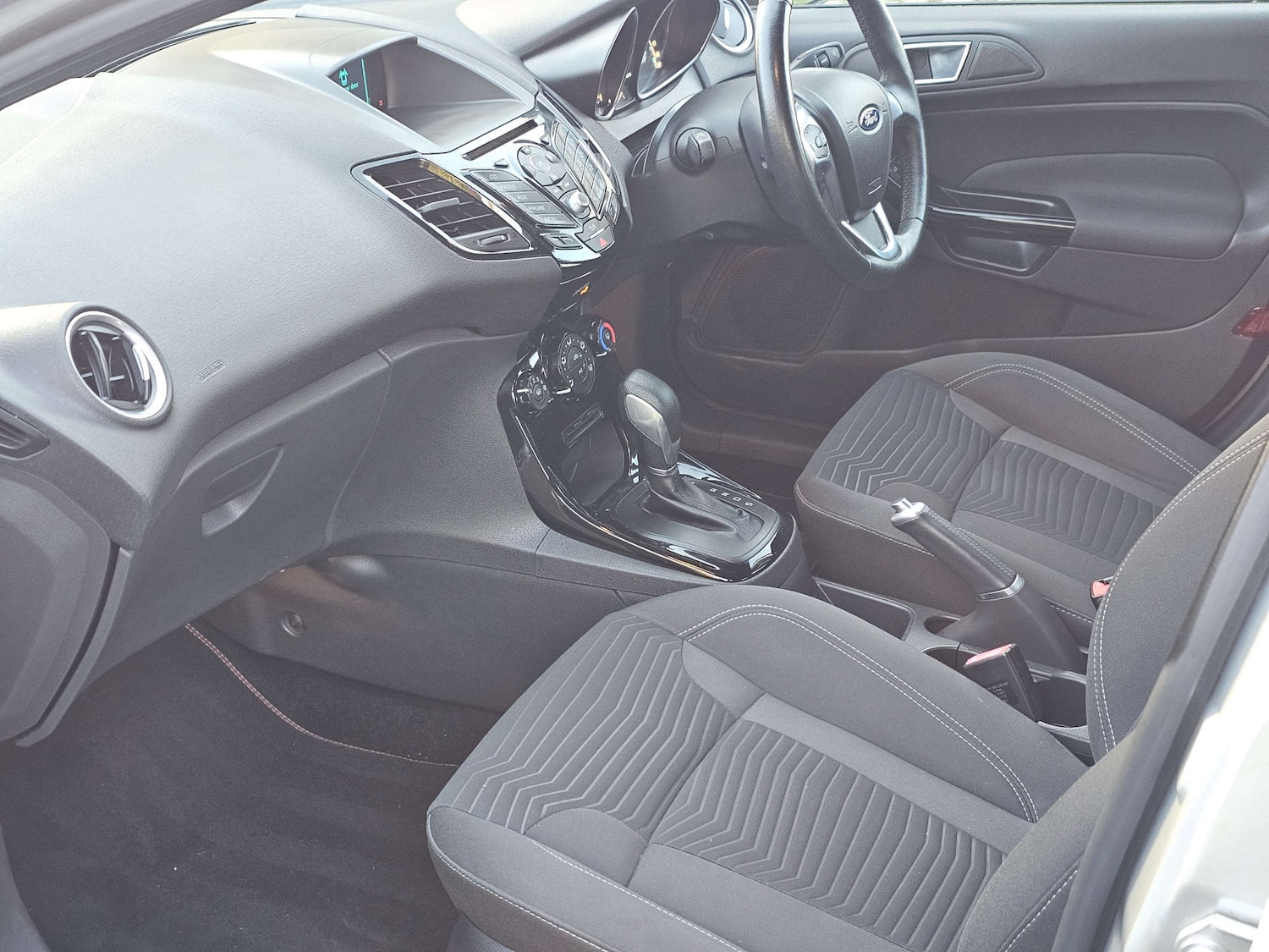 Used Ford Fiesta 2015 for sale - 77926986: Photo 21