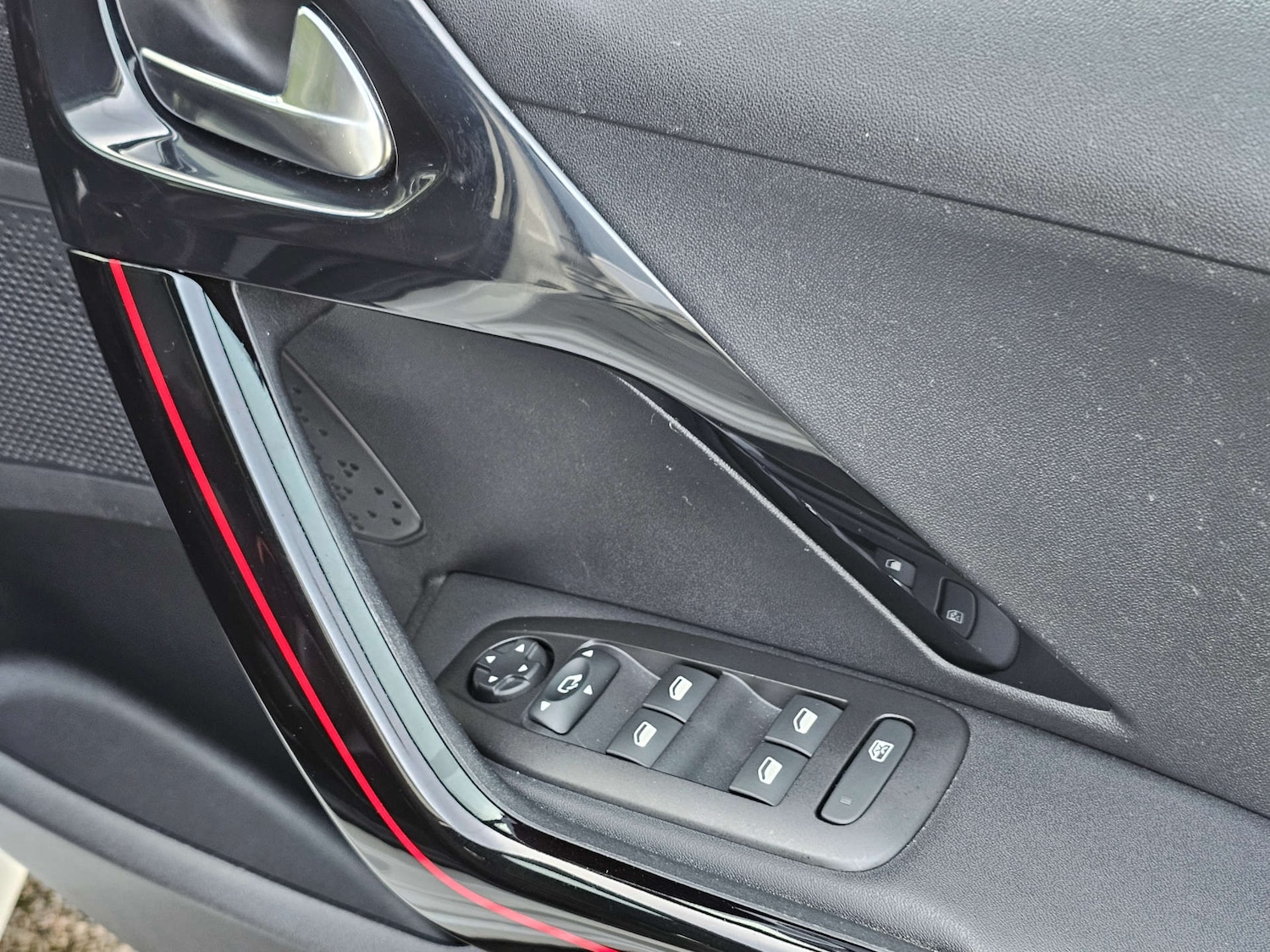 Used Peugeot 208 2018 for sale - 77562673: Photo 19