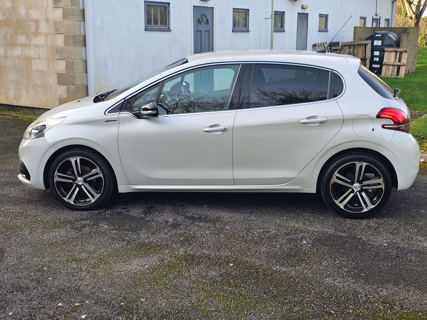 Used Peugeot 208 2018 for sale - 77562673: Photo 4
