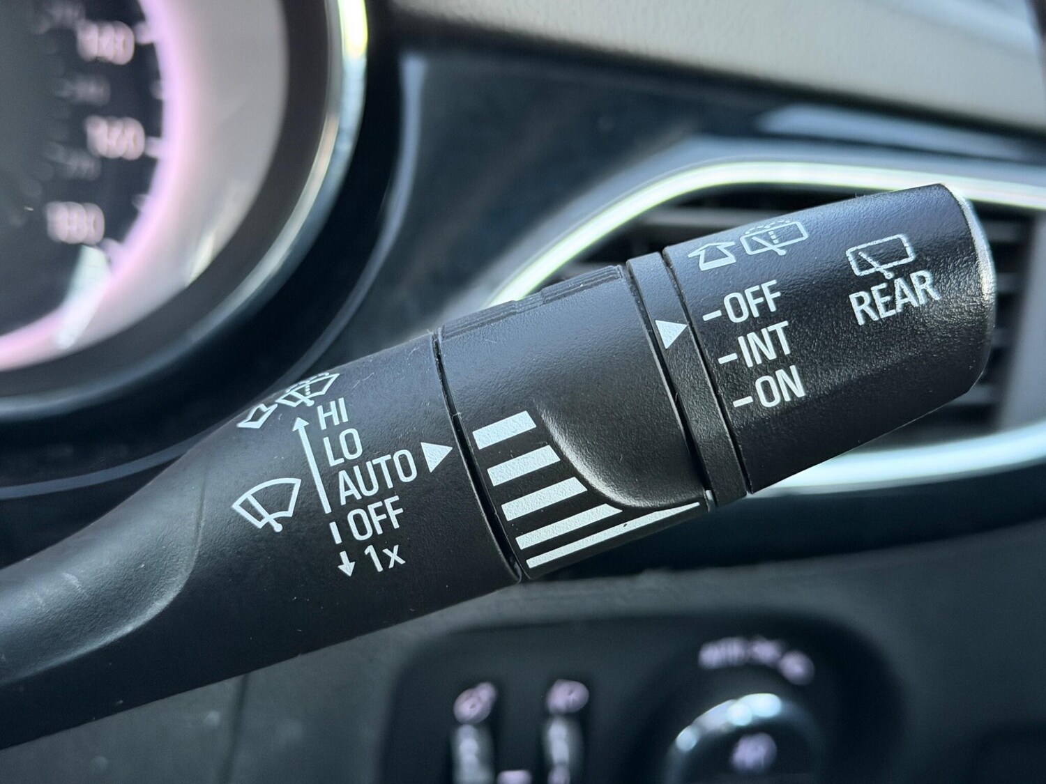 Used Vauxhall Astra for sale - 77737781: Photo 28