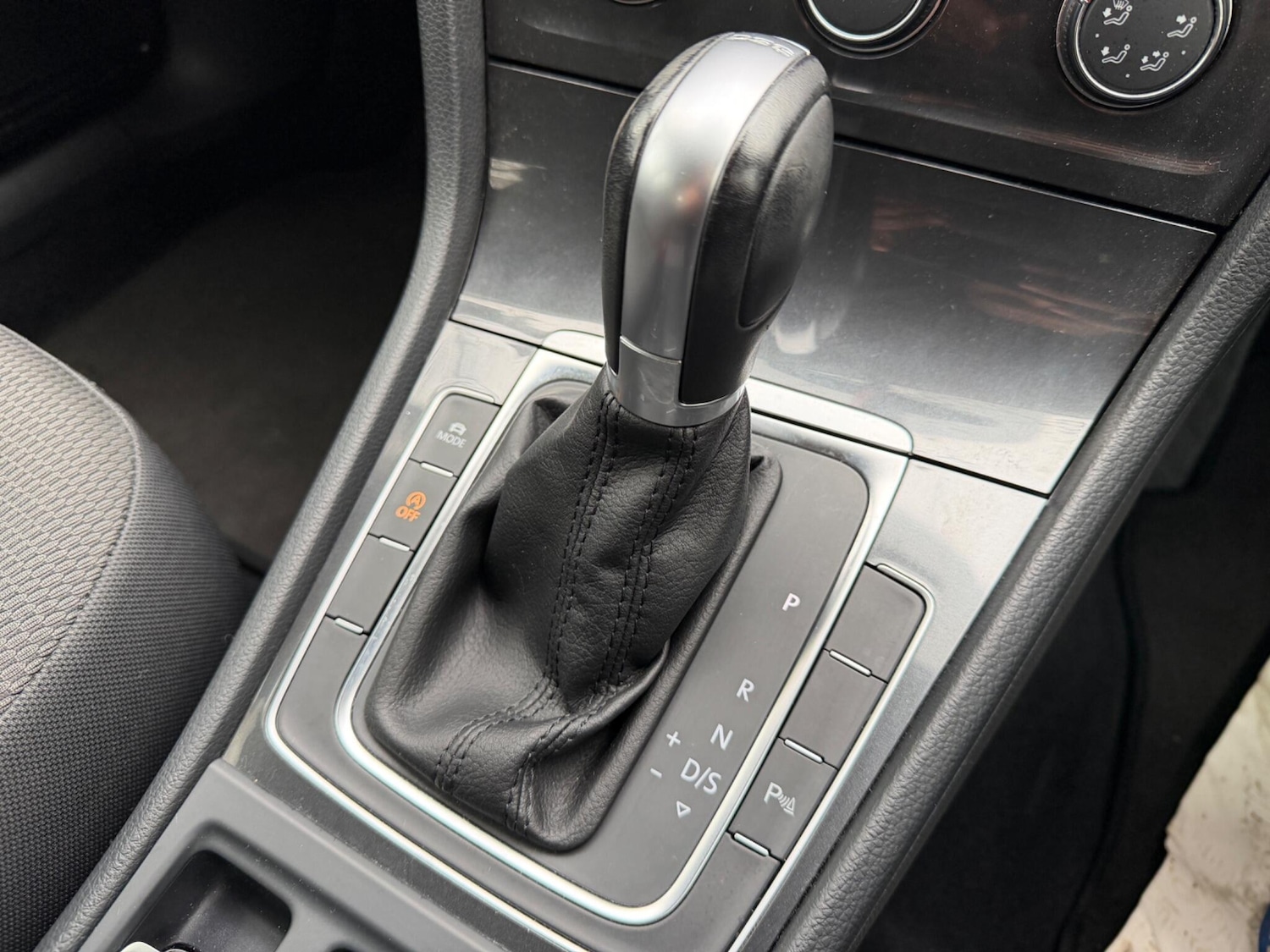 Used Volkswagen Golf 2017 for sale - 76688560: Photo 15