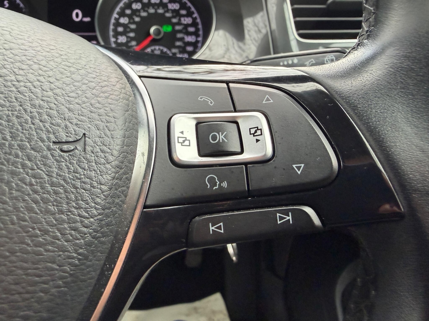 Used Volkswagen Golf 2017 for sale - 76688560: Photo 24