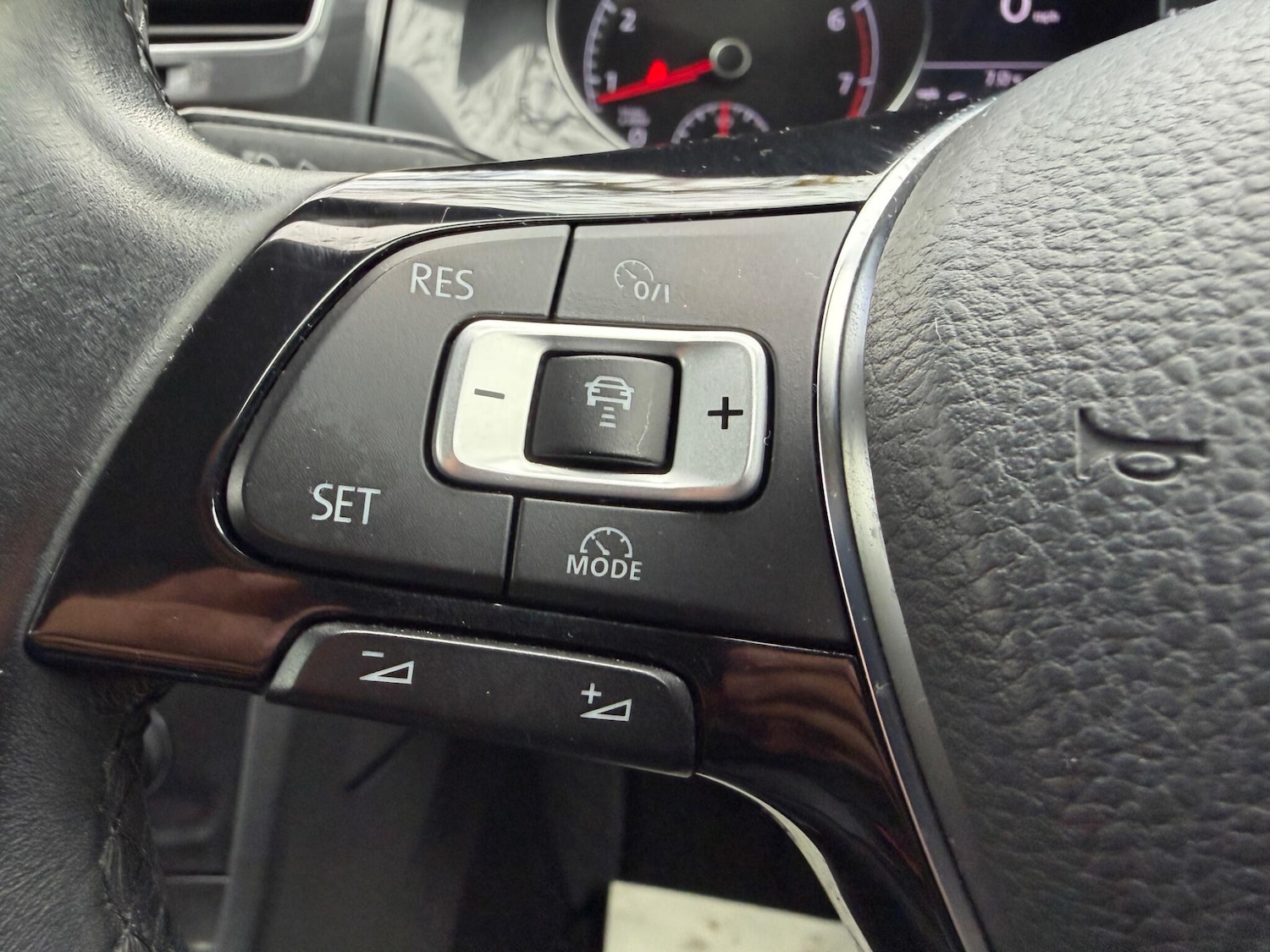 Used Volkswagen Golf 2017 for sale - 76688560: Photo 25