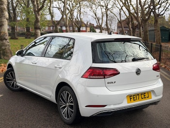 Used Volkswagen Golf 2017 for sale - 76688560: Photo
