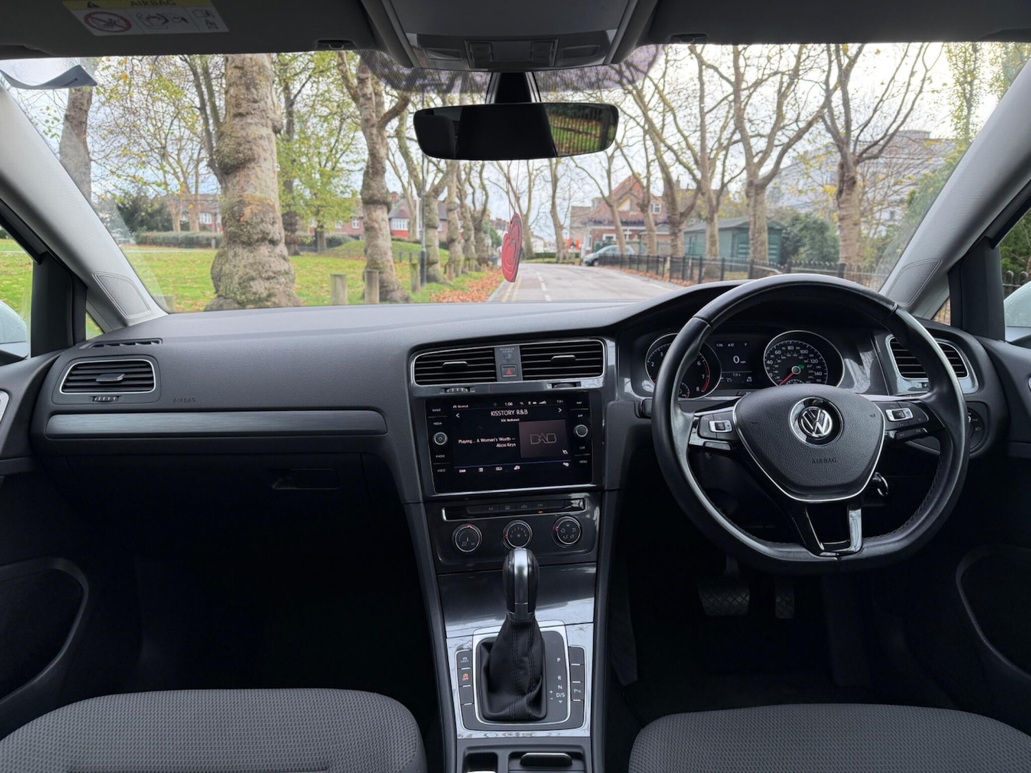 Used Volkswagen Golf 2017 for sale - 76688560: Photo 4