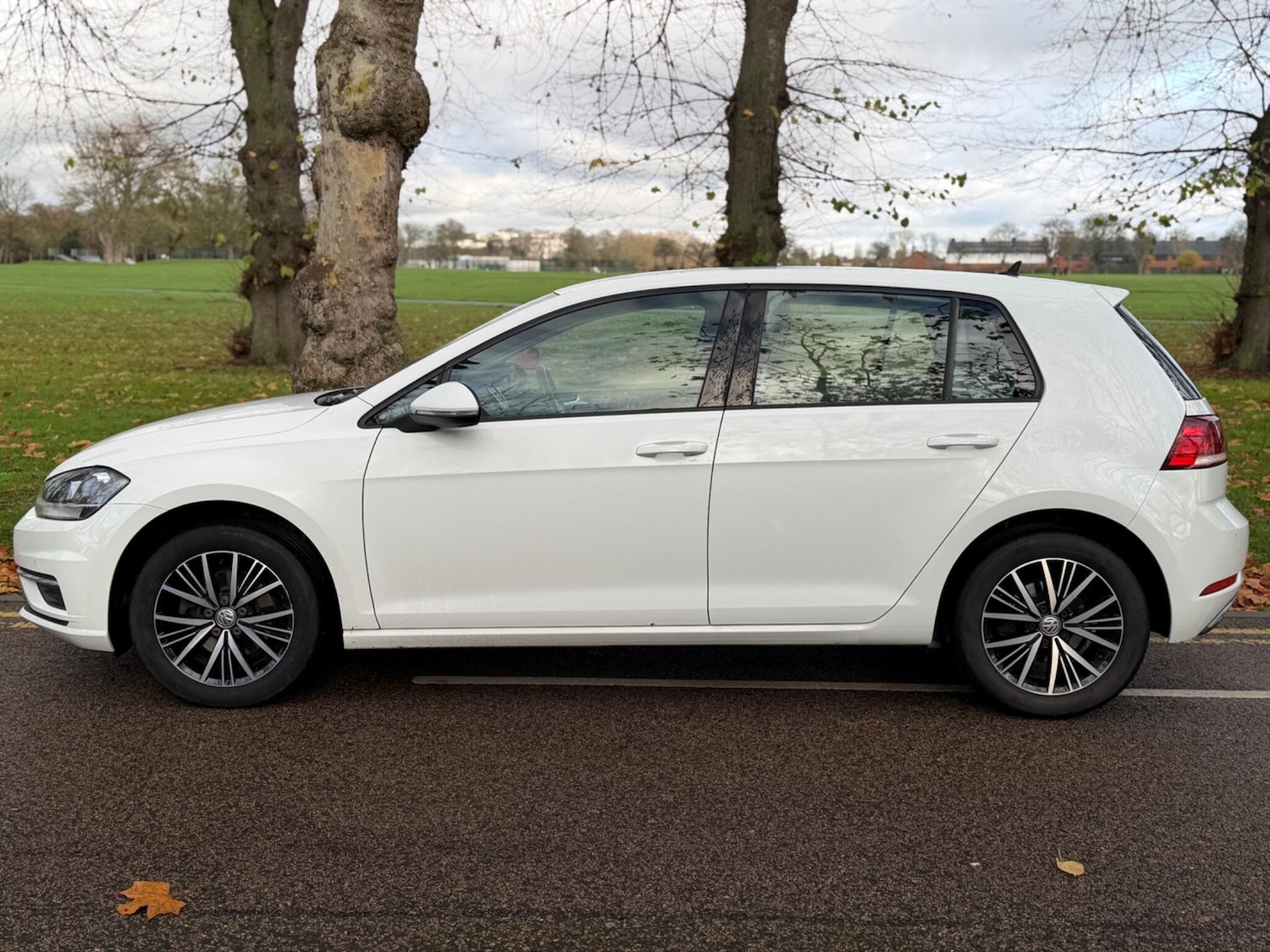 Used Volkswagen Golf 2017 for sale - 76688560: Photo 9