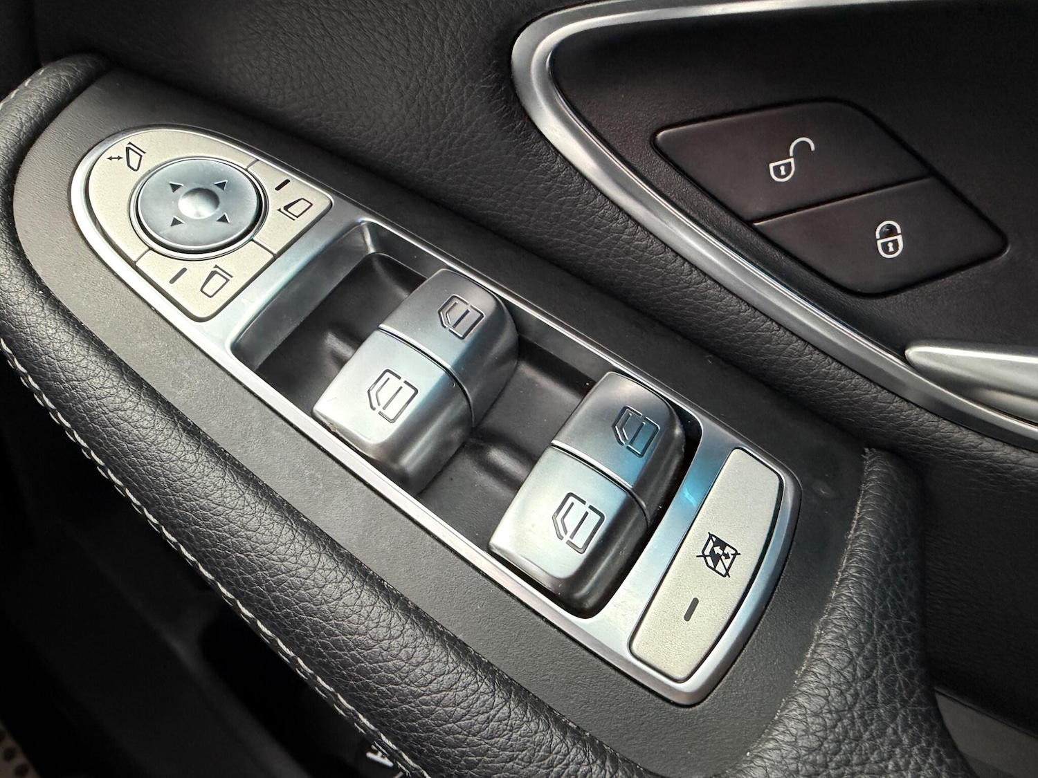 Used Mercedes-Benz GLC 2017 for sale - 76964383: Photo 22