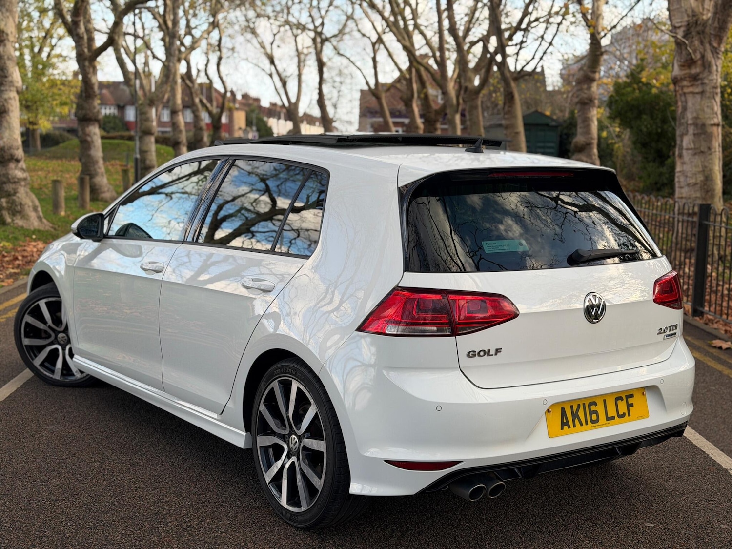 Used Volkswagen Golf 2016 for sale - 76742749: Photo 2