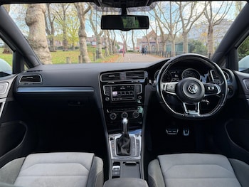 Used Volkswagen Golf 2016 for sale - 76742749: Photo