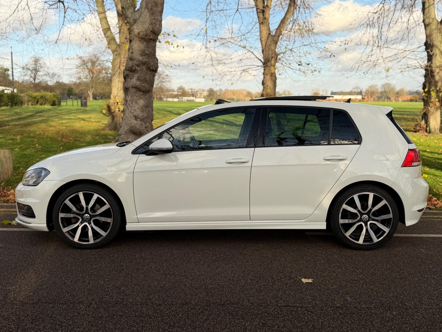 Used Volkswagen Golf 2016 for sale - 76742749: Photo 9