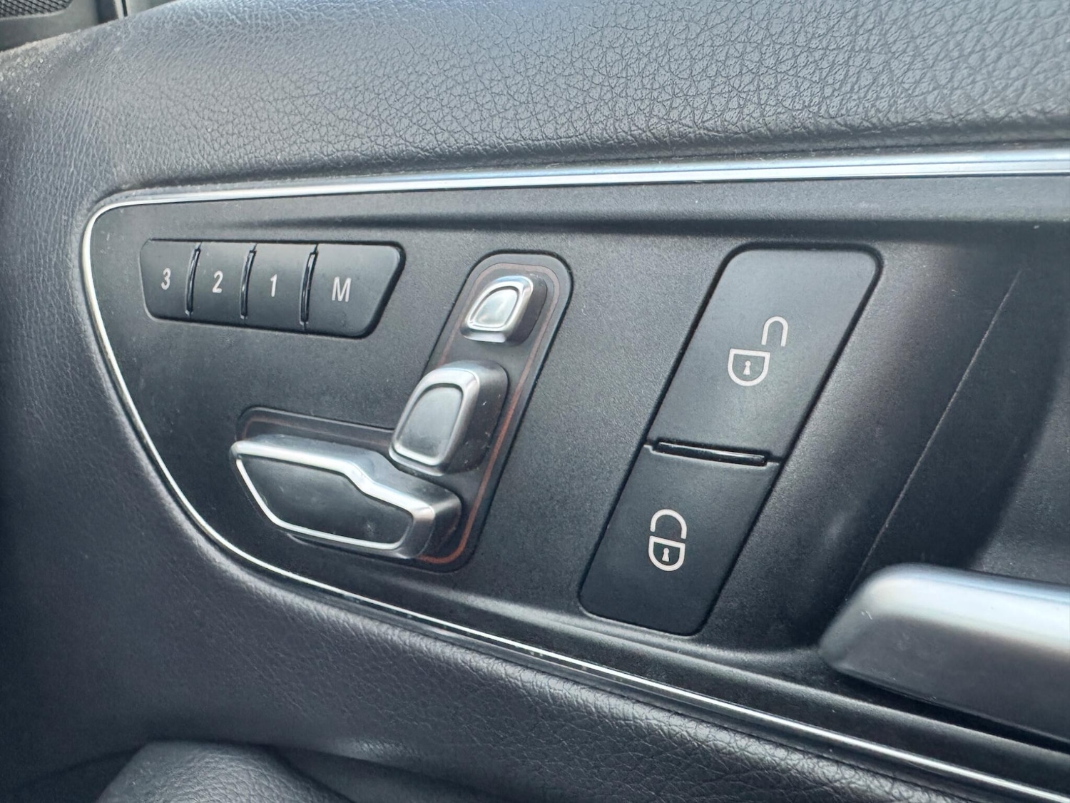 Used Mercedes-Benz A-Class 2017 for sale - 76561633: Photo 23