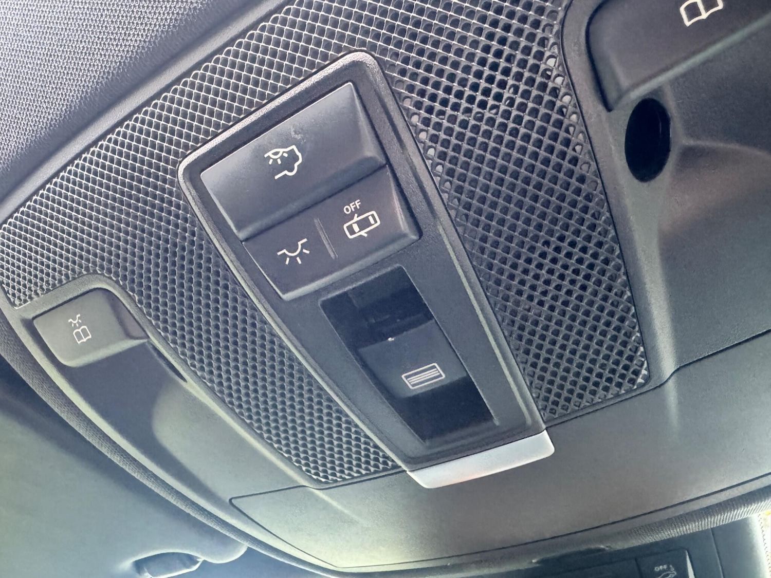 Used Mercedes-Benz A-Class 2017 for sale - 76561633: Photo 29