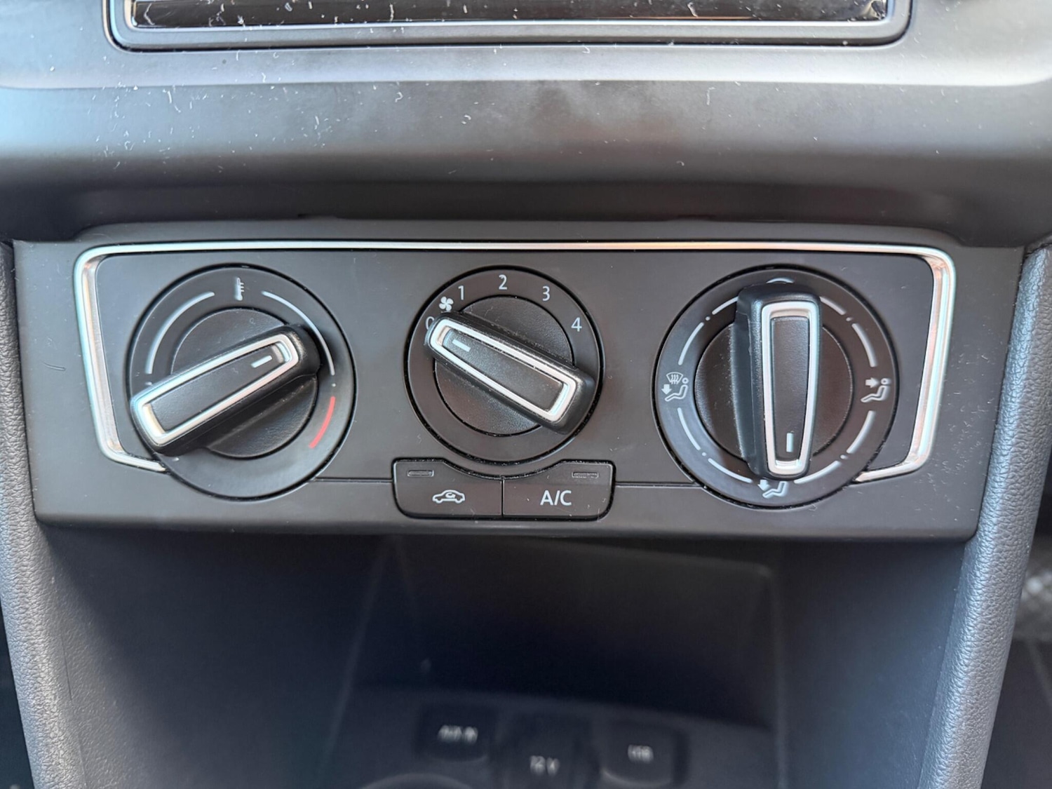 Used Volkswagen Polo for sale - 77230305: Photo 14