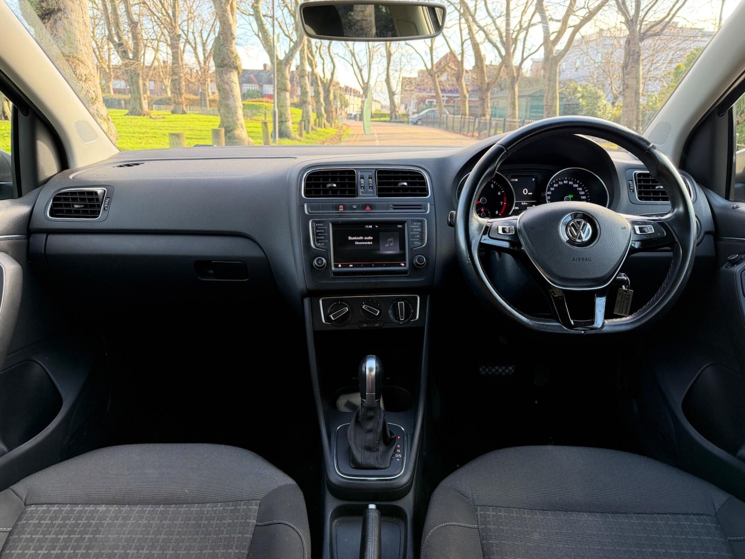 Used Volkswagen Polo for sale - 77230305: Photo 4