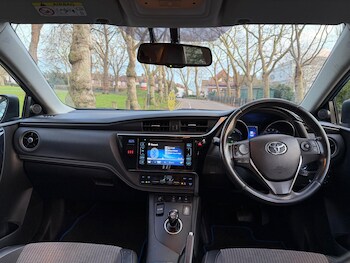 Used Toyota Auris 2016 for sale - 77242365: Photo