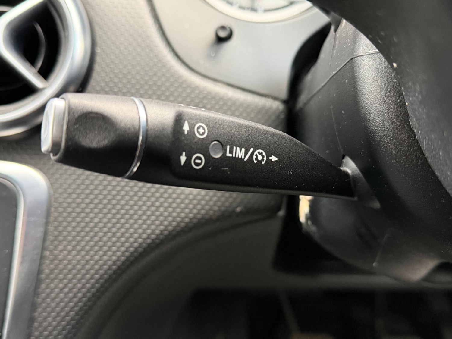 Used Mercedes-Benz A-Class 2015 for sale - 77163375: Photo 29