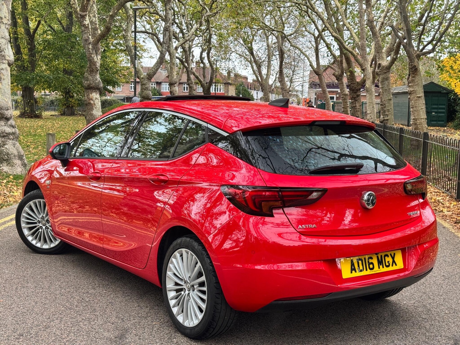 Used Vauxhall Astra 2016 for sale - 76432707: Photo 2