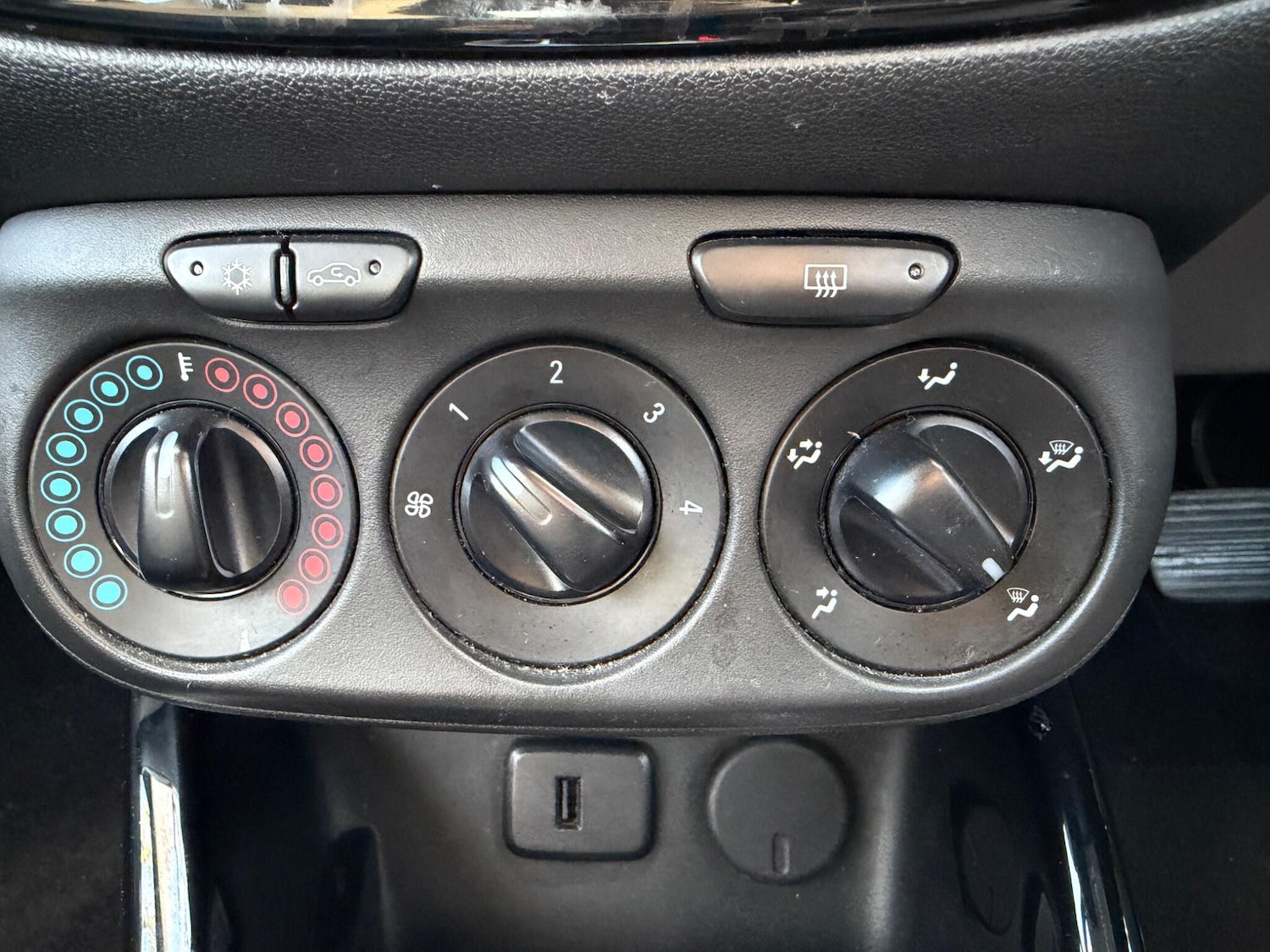 Used Vauxhall Corsa 2016 for sale - 77203191: Photo 14