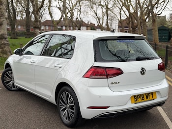 Used Volkswagen Golf 2018 for sale - 78087161: Photo