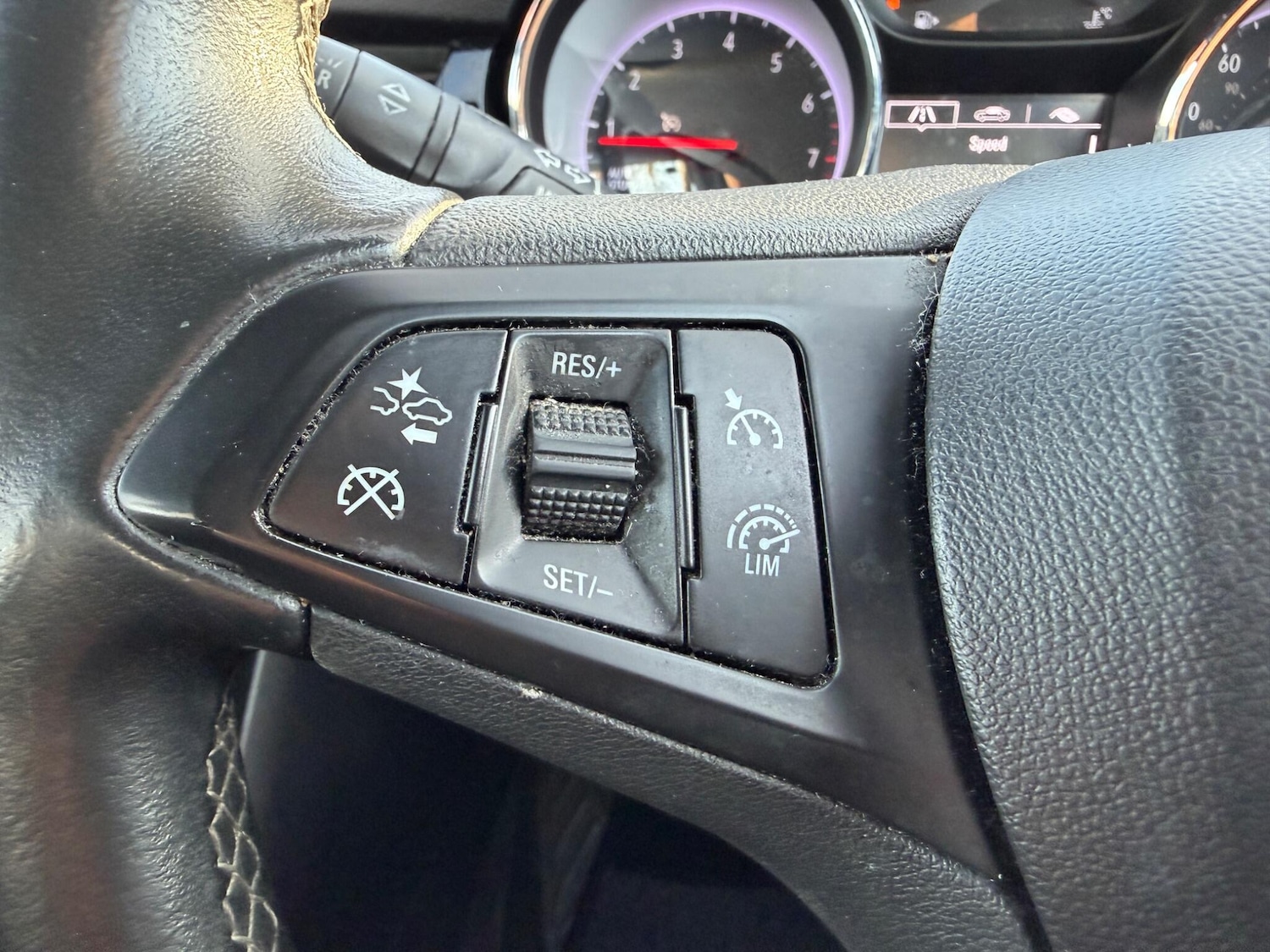 Used Vauxhall Astra 2017 for sale - 76942354: Photo 25