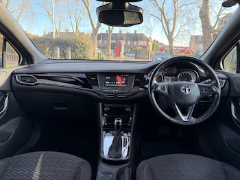 Used Vauxhall Astra 2017 for sale - 76942354: Photo