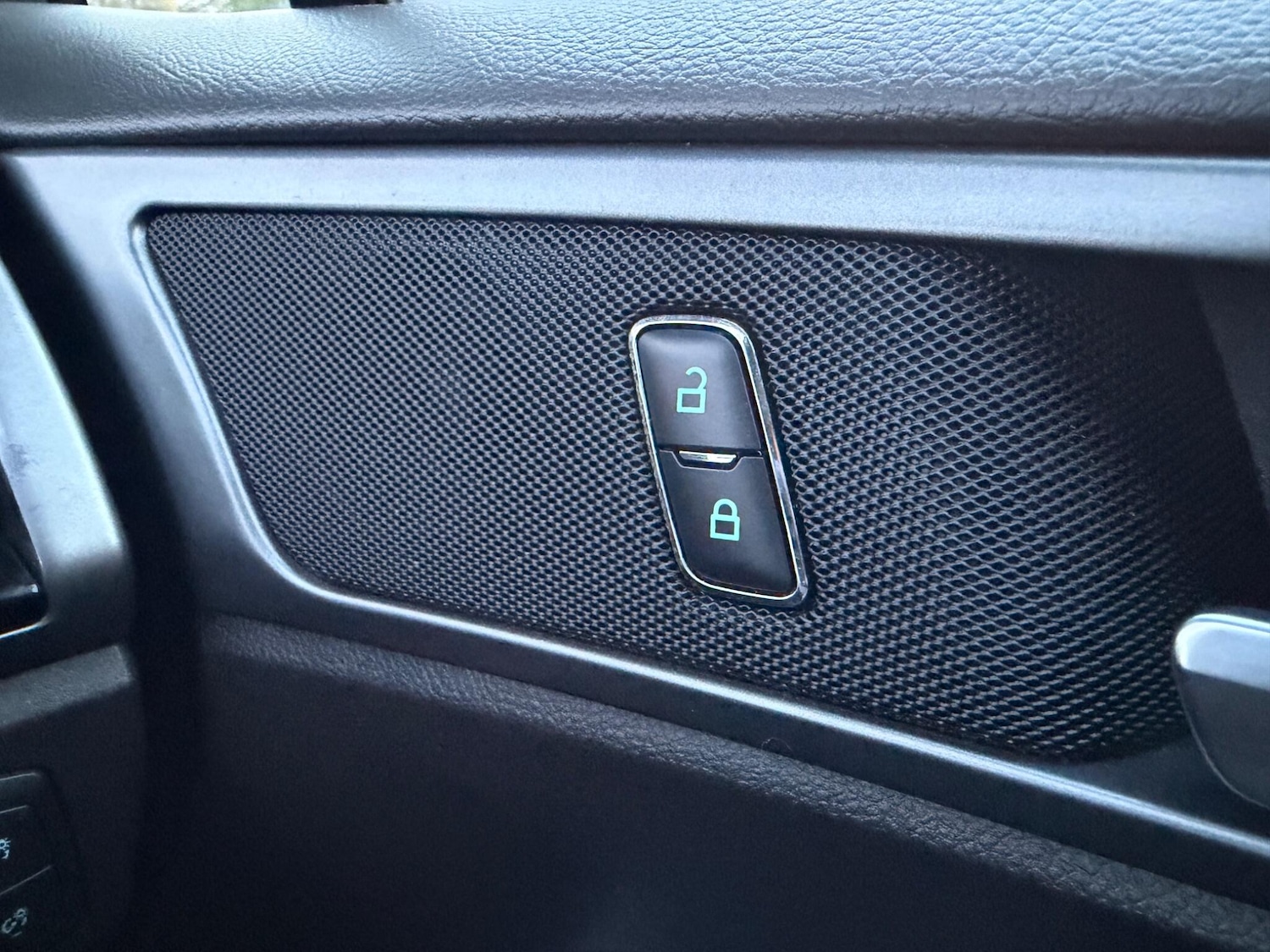 Used Ford Mondeo 2018 for sale - 77091117: Photo 21