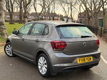 Used Volkswagen Polo 2018 for sale - 76942400: Photo