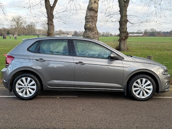Used Volkswagen Polo 2018 for sale - 76942400: Photo