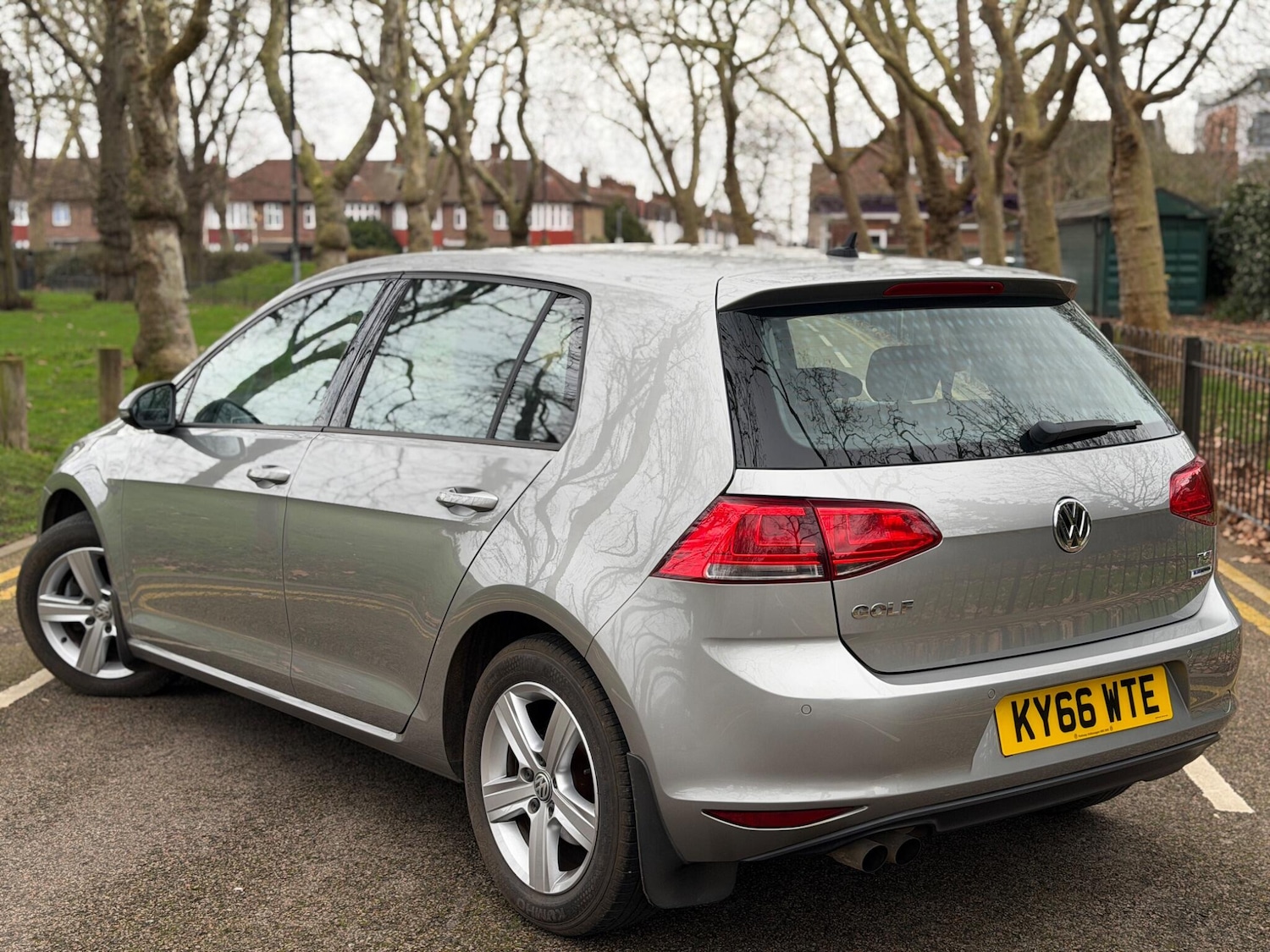 Used Volkswagen Golf 2016 for sale - 77625897: Photo 2
