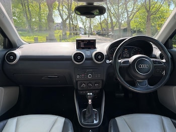 Used Audi A1 2010 for sale - 78405049: Photo