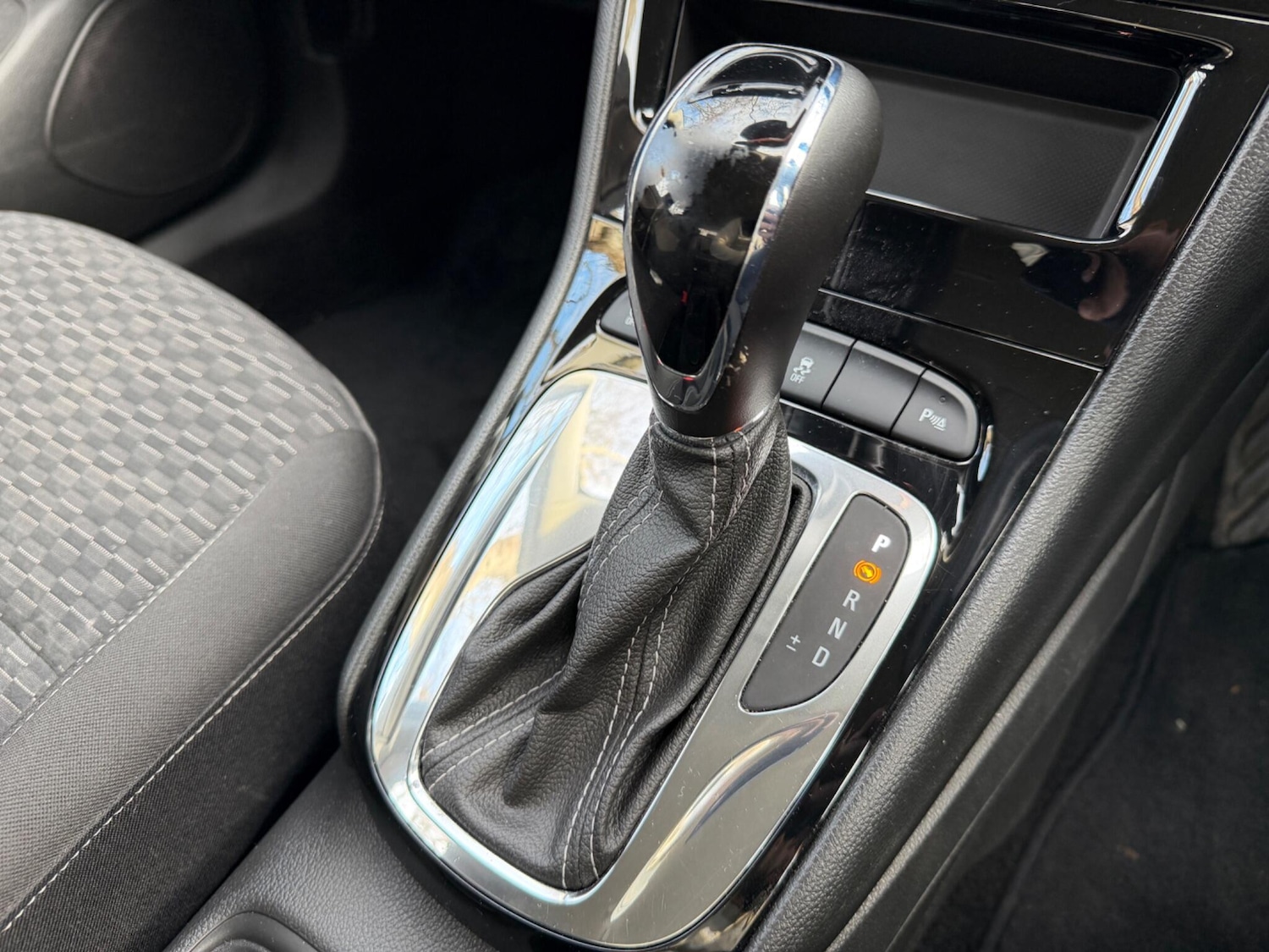 Used Vauxhall Astra for sale - 77242452: Photo 16