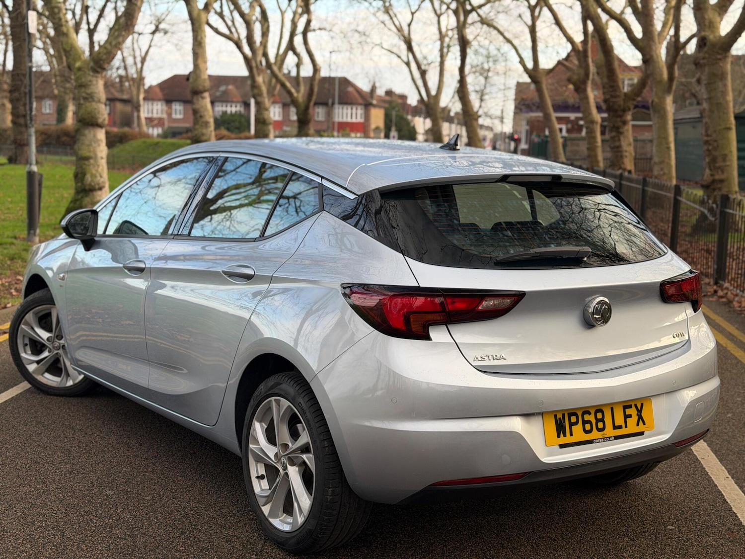 Used Vauxhall Astra for sale - 77242452: Photo 2