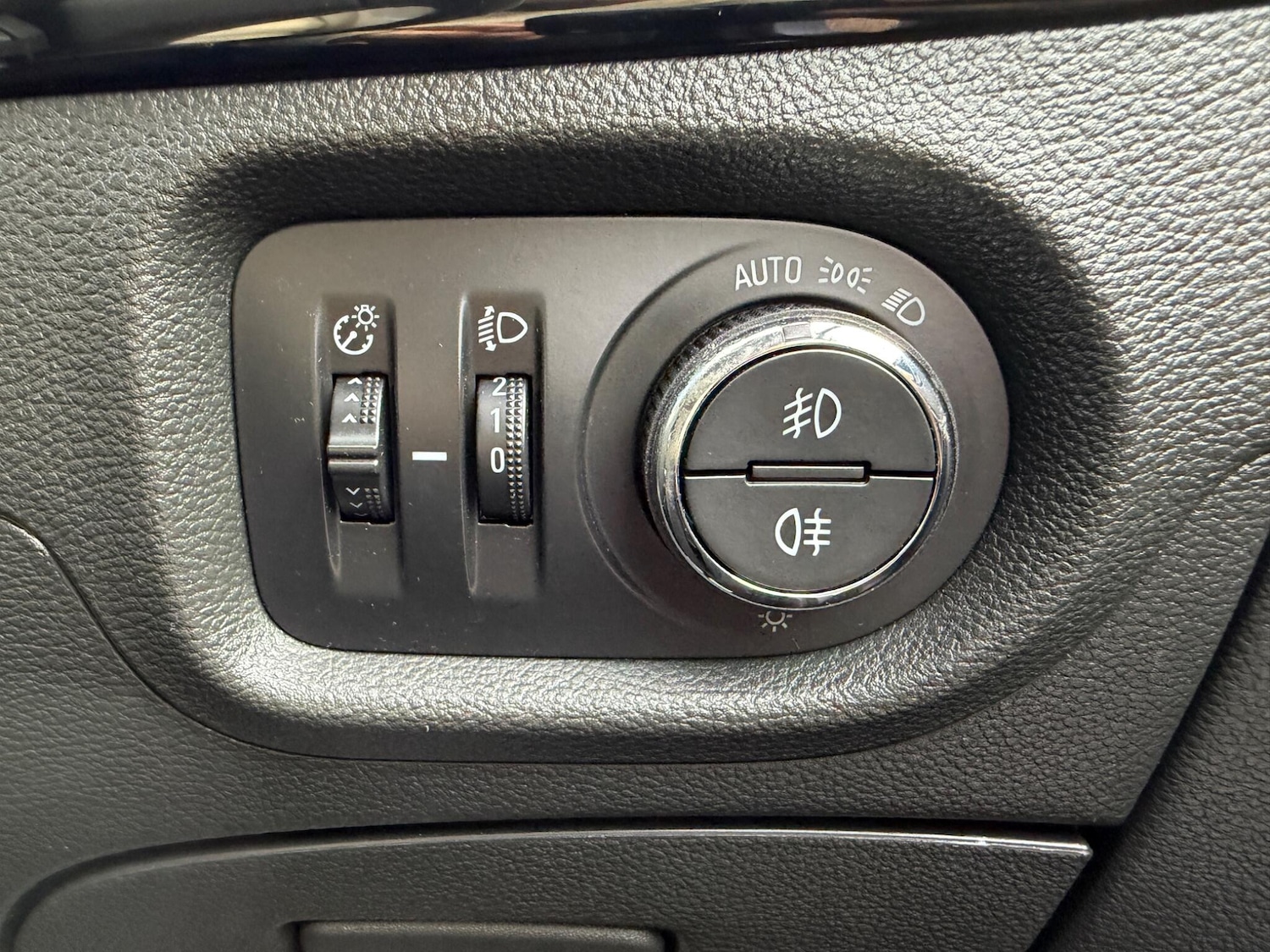 Used Vauxhall Astra for sale - 77242452: Photo 23