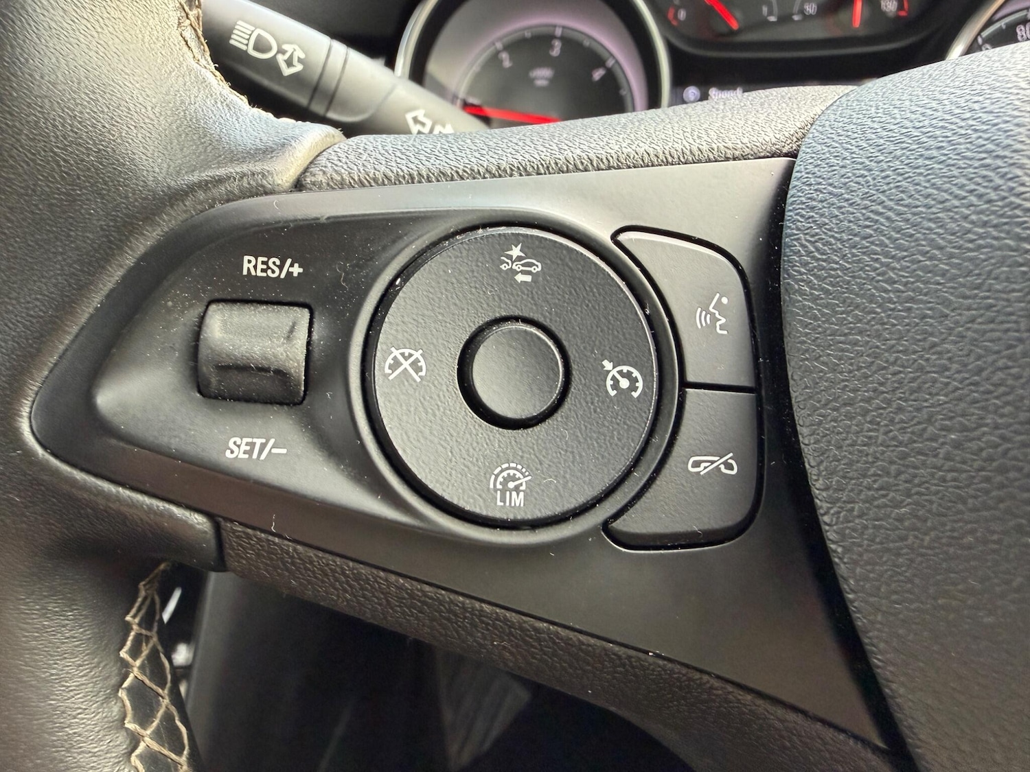 Used Vauxhall Astra for sale - 77242452: Photo 24