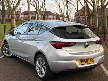 Used Vauxhall Astra 2018 for sale - 77242452: Photo