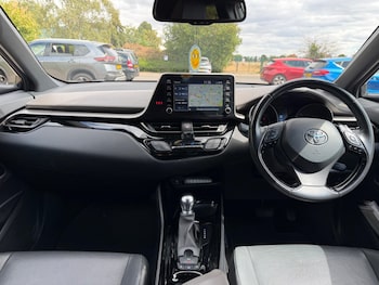 Used Toyota C-HR 2021 for sale - 79464629: Photo
