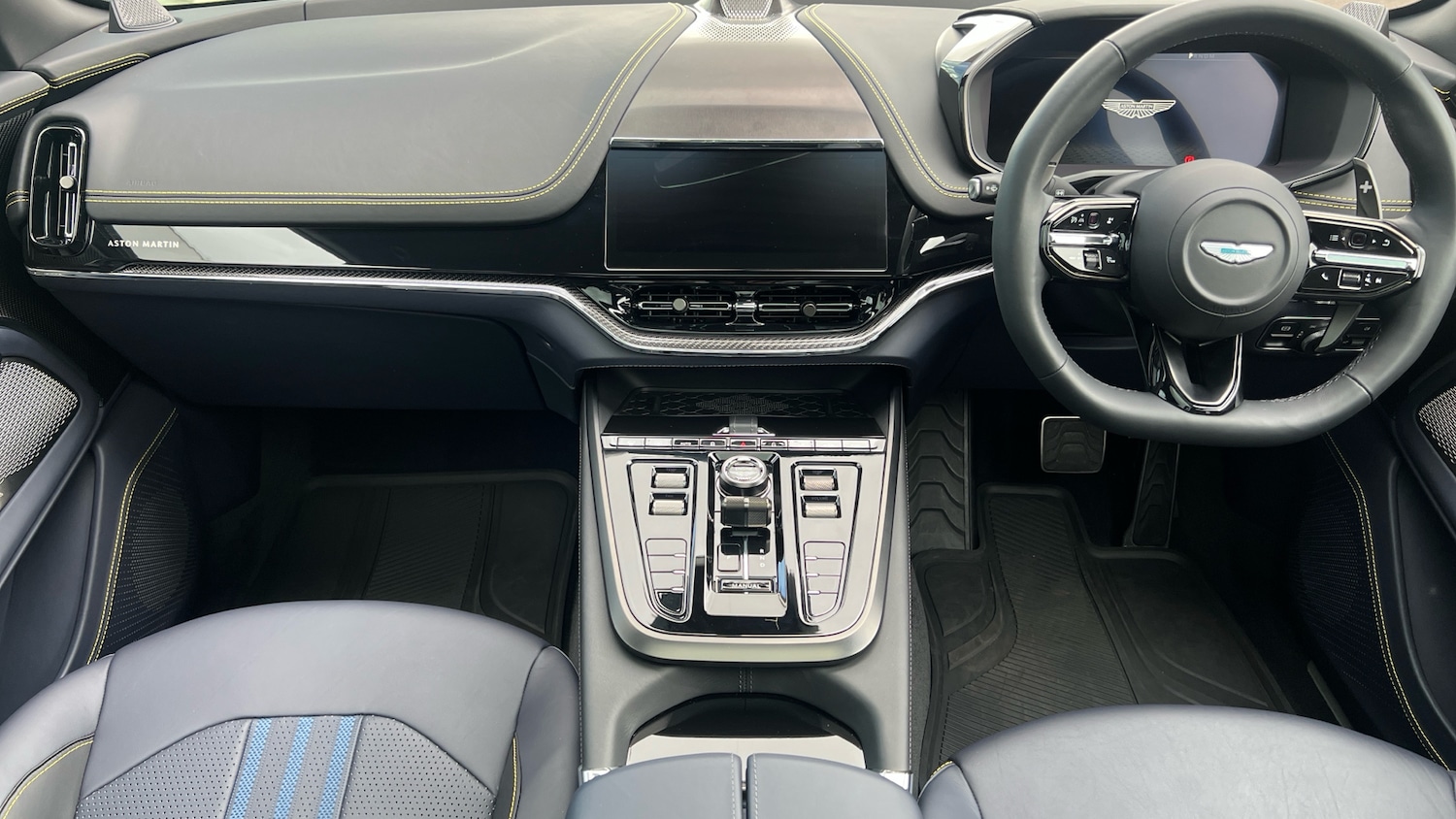 Used Aston Martin DBX 2025 for sale - 76455008: Photo 9