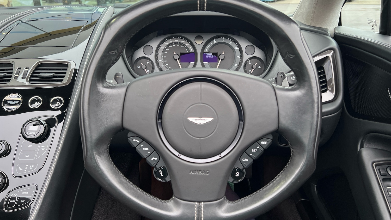 Used Aston Martin Vanquish 2015 for sale - 77572515: Photo 10