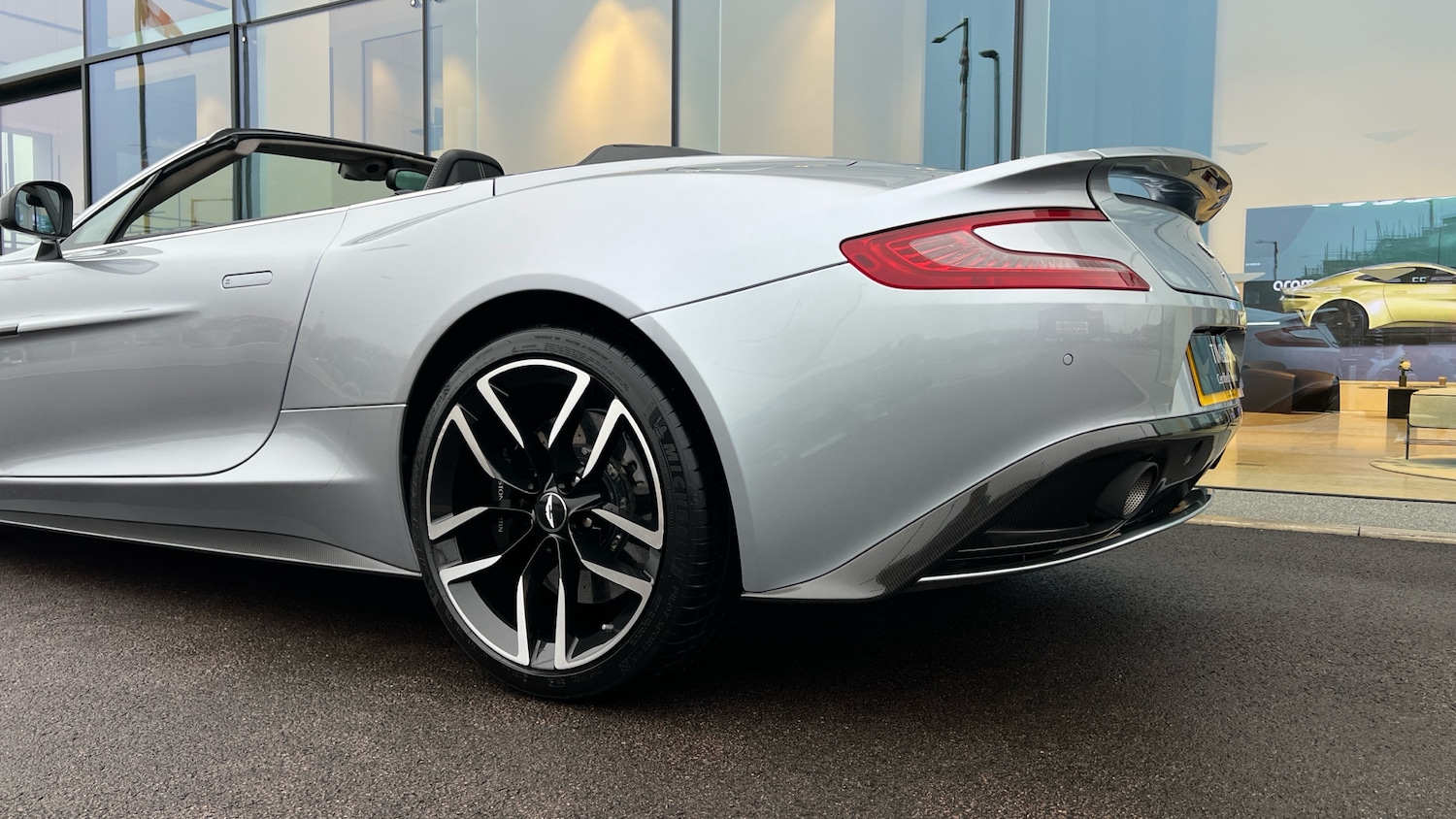 Used Aston Martin Vanquish 2015 for sale - 77572515: Photo 16