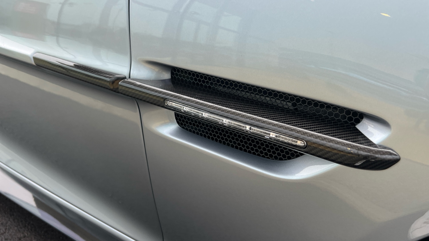 Used Aston Martin Vanquish 2015 for sale - 77572515: Photo 19