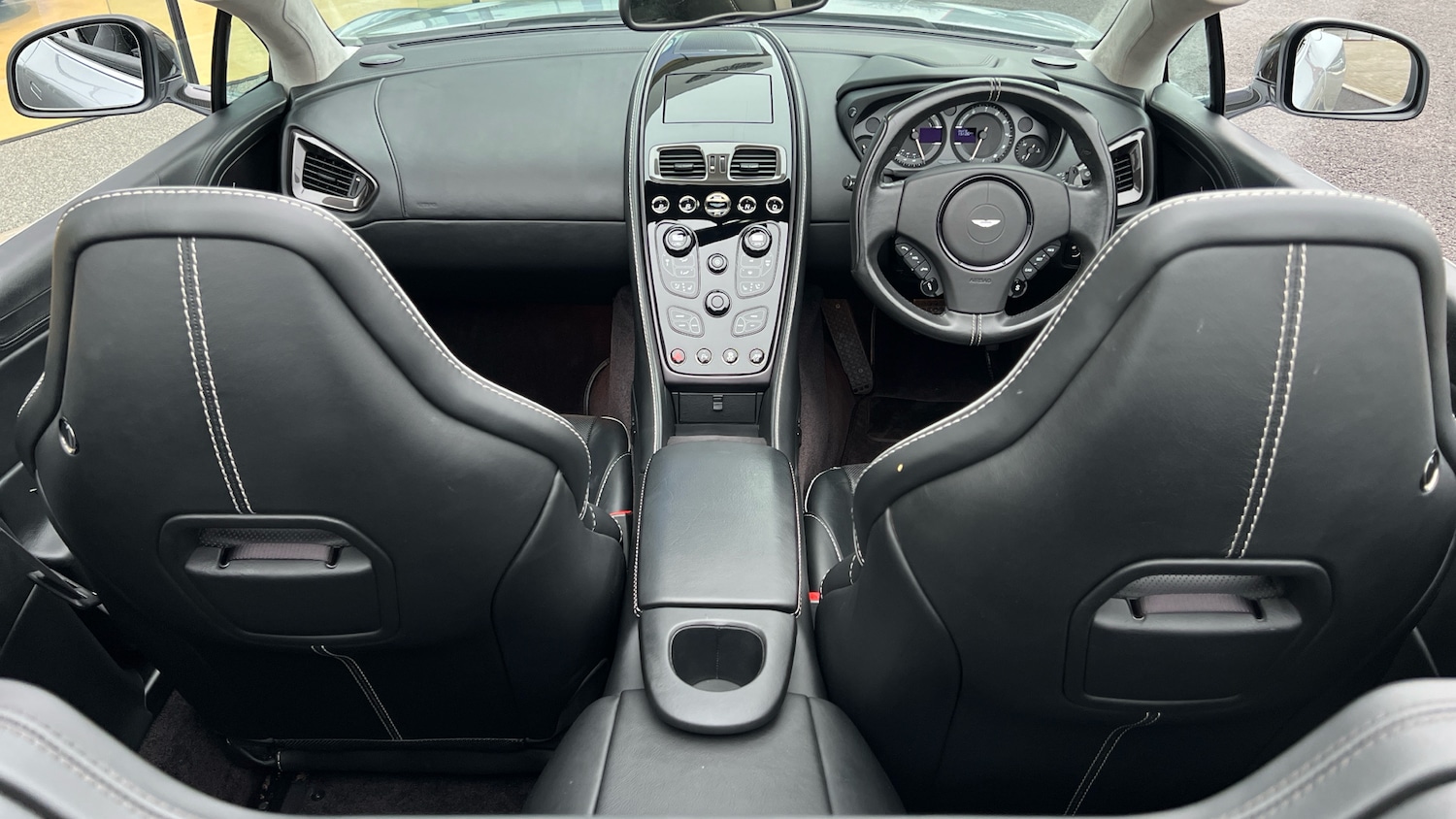 Used Aston Martin Vanquish 2015 for sale - 77572515: Photo 9