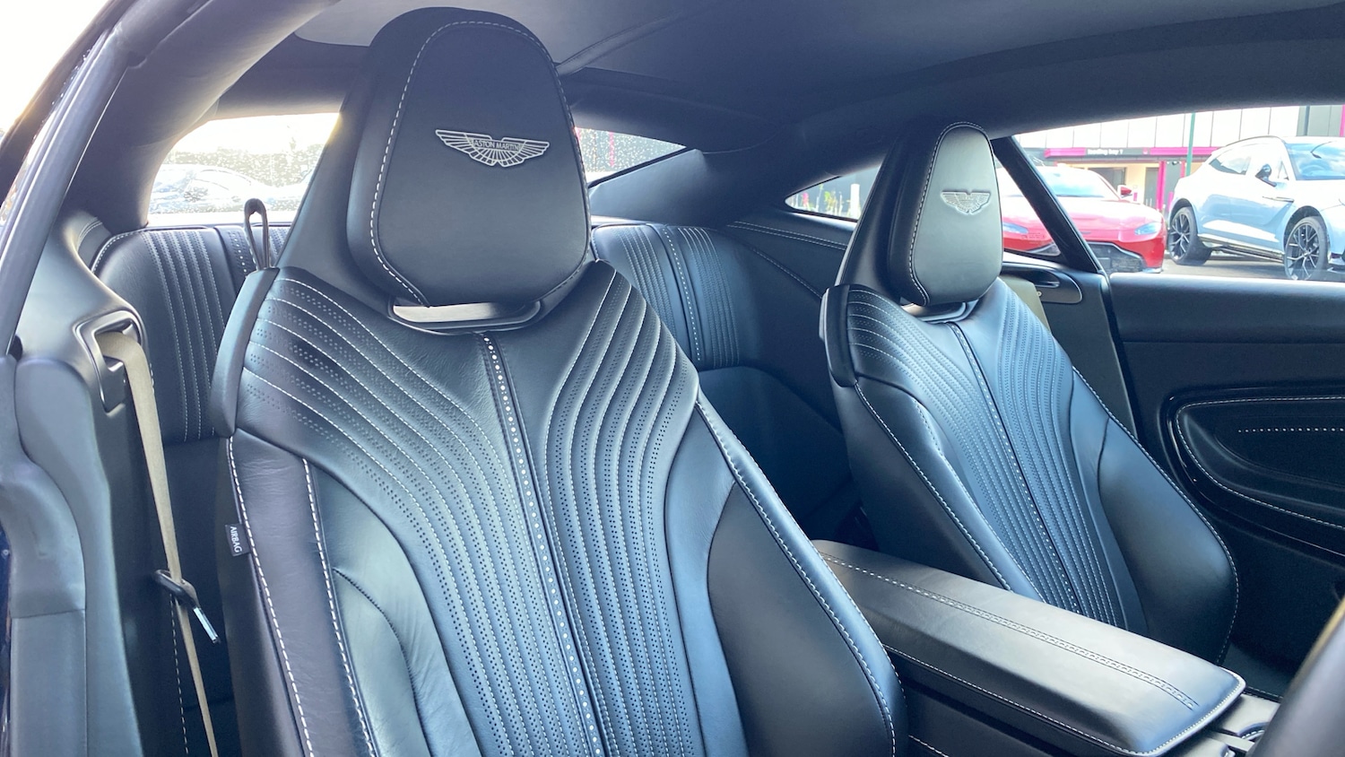 Used Aston Martin DB11 2019 for sale - 76784847: Photo 11